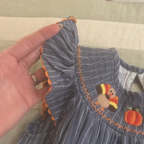 Lil Cactus smocked dress with turkeys and pumpkins size 5y - Picture 5 of 8